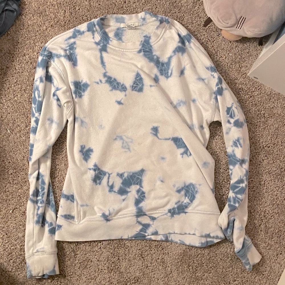 forever 21 blue and white tie-dye sweatshirt